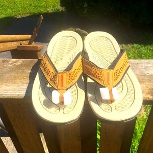 Brand new sandals made by Hobibear,Brand new, size 10 . I have 2 pairs for sale